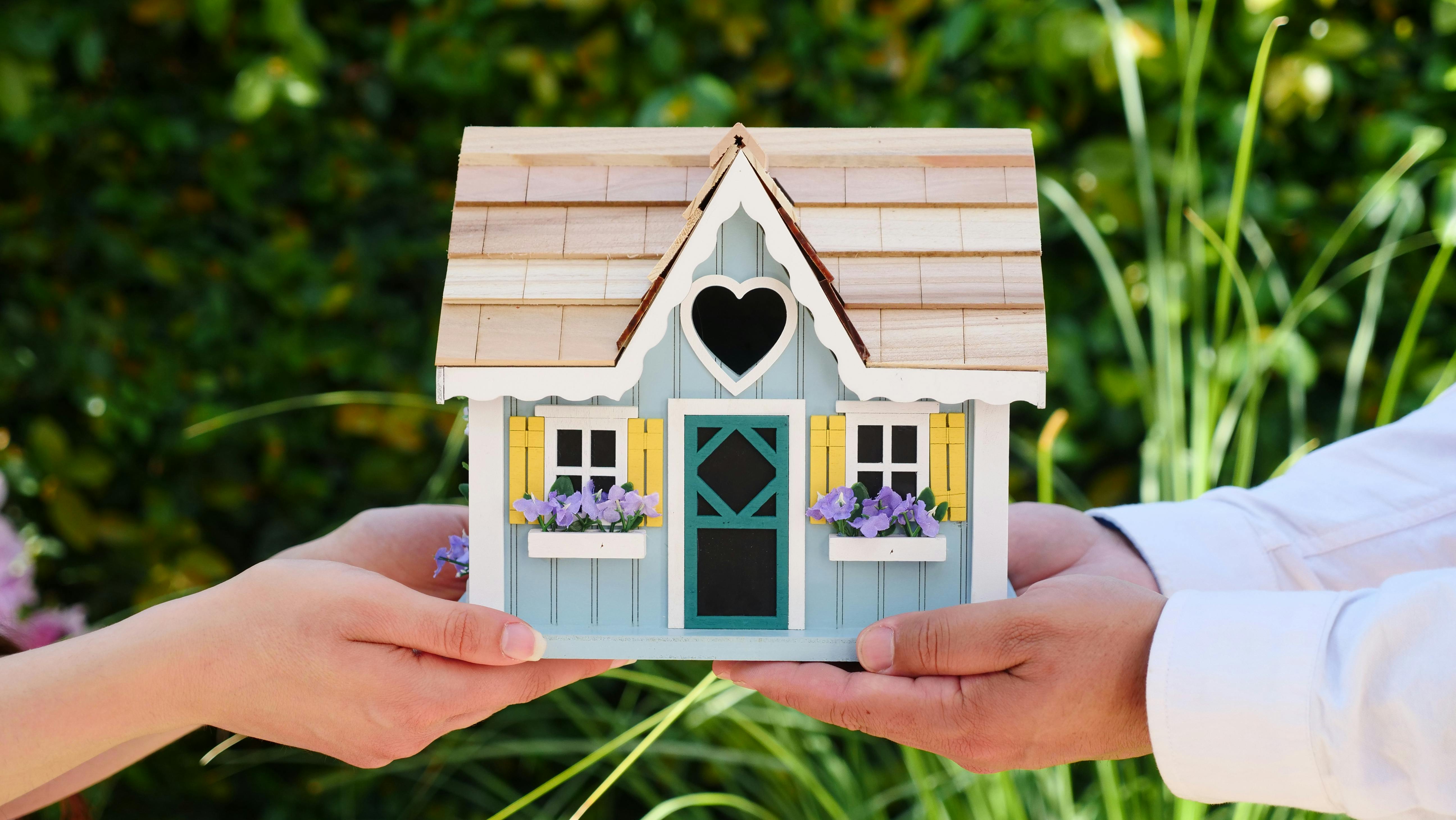 How Property Managers Can Handle Late Rent While Maintaining Positive Tenant Relationships